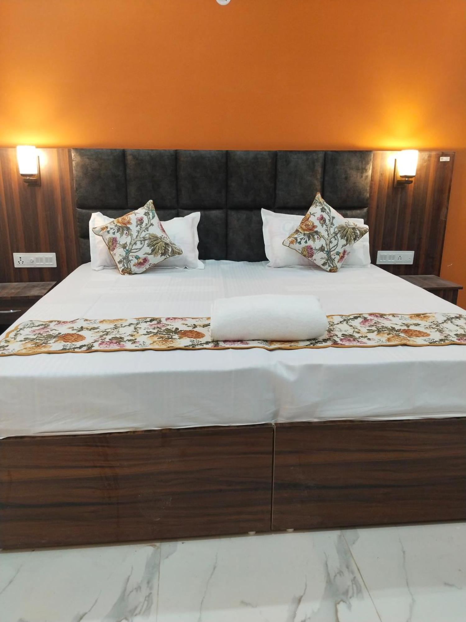 Atithi Inn Khajurāho Esterno foto